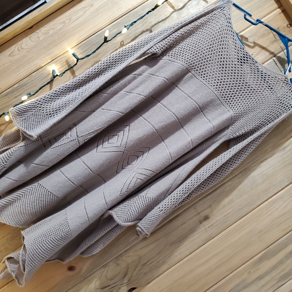 Vertigo sweater 👽 - Picture 2 of 4